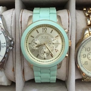 MAKE OFFER! Last chance sale! Mint silicone watch