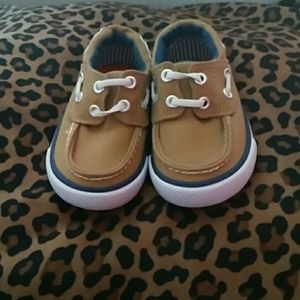 Toddlers shoes size 4