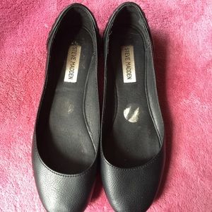 Steve Madden black flats.