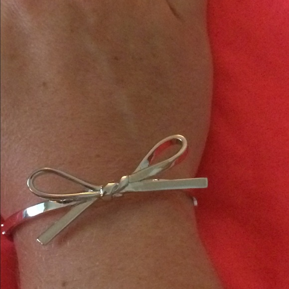 silver bow bracelet - Picture 1 of 3