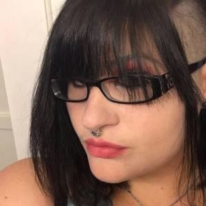 Meet your Posher, Cynthia