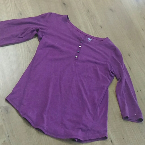 Purple mid-sleeve shirt with little gold shimmers