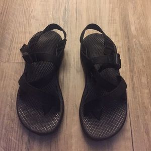 Black women's single strap w/ toe hole chacos