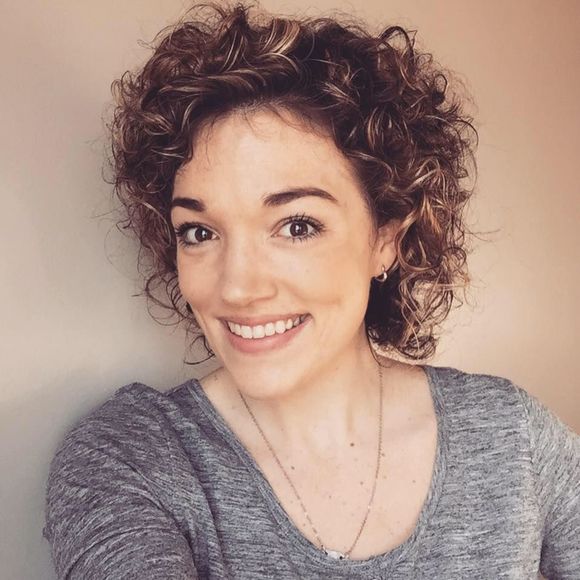 Meet your Posher, Courtney - Picture 1 of 1