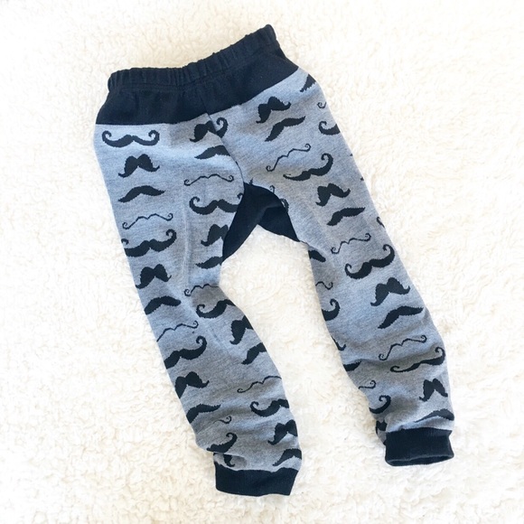 ⭐️Mustache Knit Leggings - Picture 2 of 4