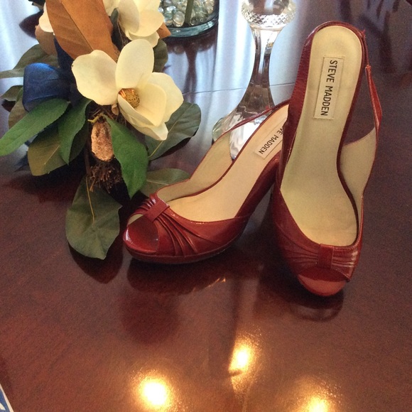 Steve Madden Shoes - Steve Madden Sling Back Heels 👠