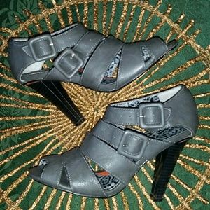 Hernan Zahar Couture Imported - Strappy HZ Heels