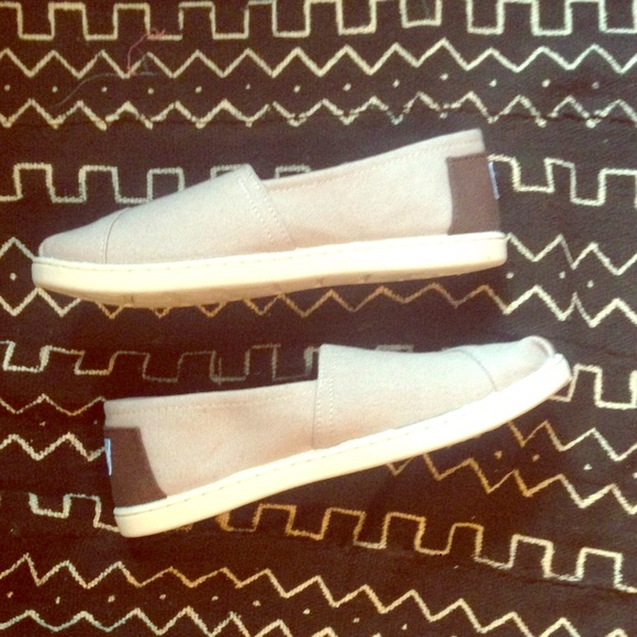Kids/Women's TOMS