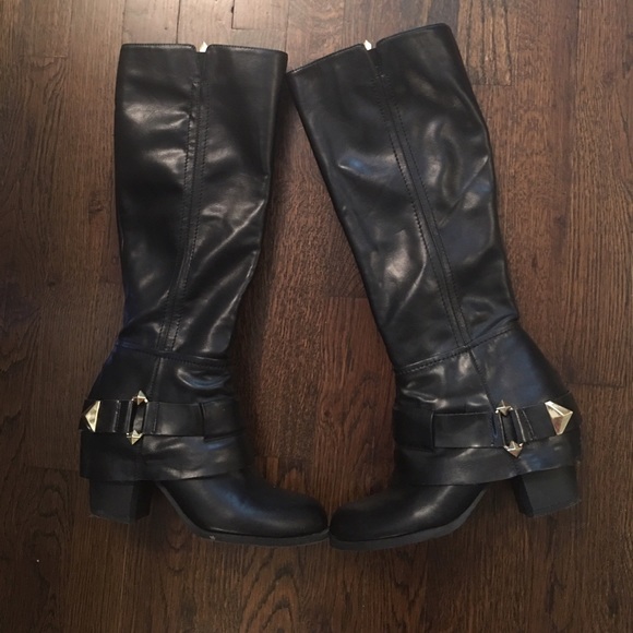 ✨FLASH SALE✨FERGIE BLACK "Theory" BOOT