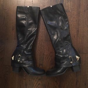 ✨FLASH SALE✨FERGIE BLACK "Theory" BOOT