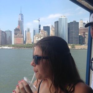 Meet your Posher, Emily