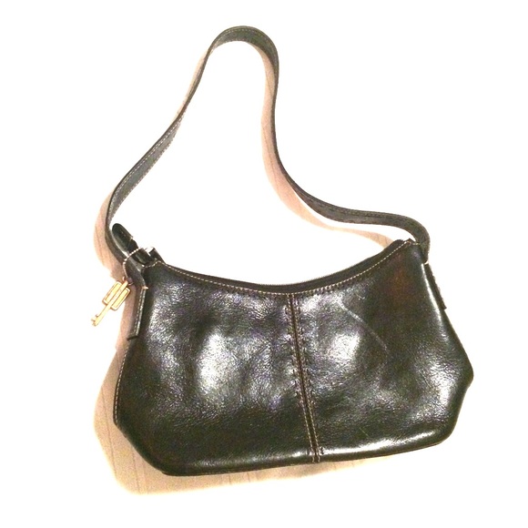 Fossil Handbags - ๐11/02/19 HP๐ Fossil black leather bag Fossil Handbags - ๐11/02/19 HP๐ Fossil black leather bag