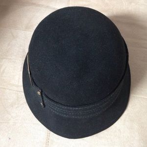 Black nicer Bucket style hat