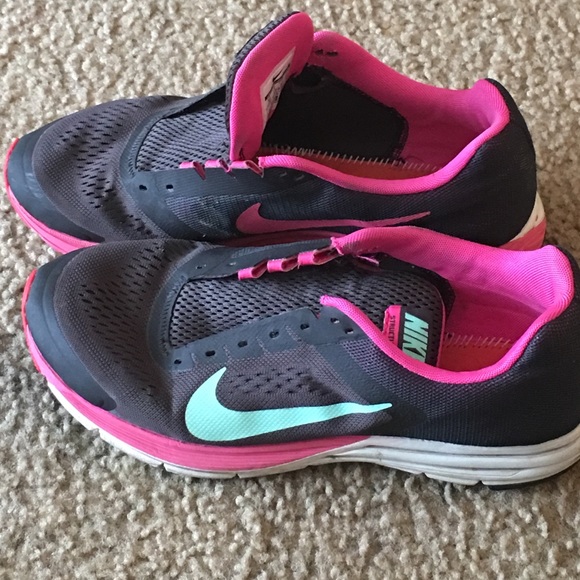 Women's Nike structure