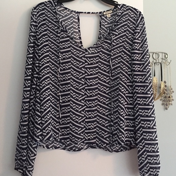 Eyeshadow brand long sleeve chiffon blouse