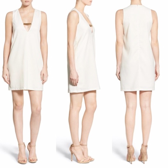 Missguided Dresses & Skirts - Missguided Metallic Detail Shift Dress