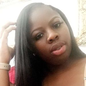 Meet your Posher, Donielle