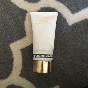 Marc Jacobs luminous body lotion