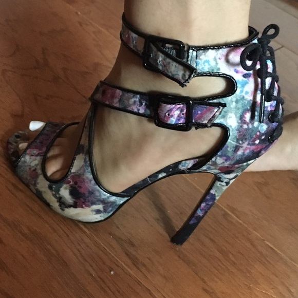Steve Madden Heels - Picture 1 of 4