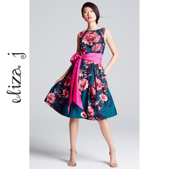 Eliza J Dresses & Skirts - 1 DAY SALE! Eliza J Floral Print Faille Dress