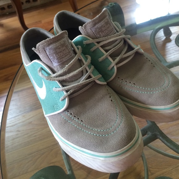 Rarely worn Nike custom janoski shoes