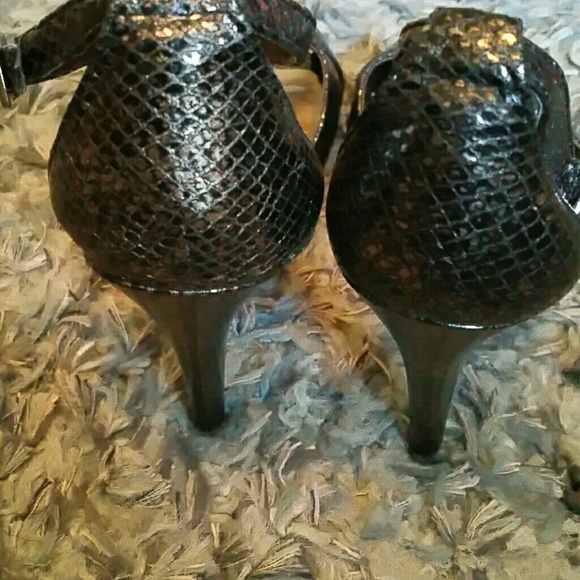 Nine West Shoes - NINE WEST metallic snake skin heels Nine West Shoes - NINE WEST metallic snake skin heels