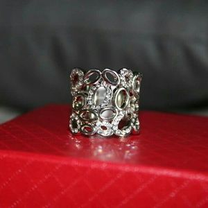 Unique ring