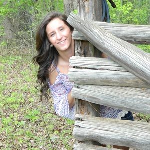 Meet your Posher, Hollie