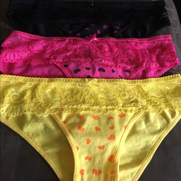 3 pairs of panties