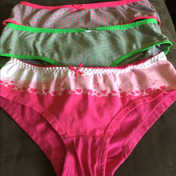 3 pairs of panties