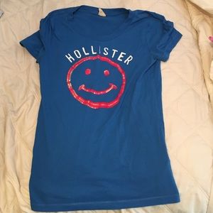 Hollister tee