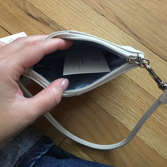 White leather Coach wristlet - Picture 3 of 6