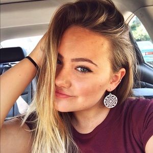 Meet your Posher, Nadia