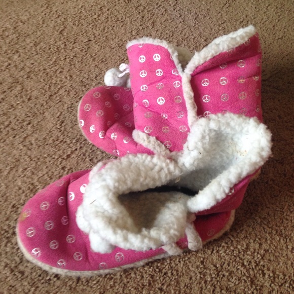 Piece sign boots very cute great shape