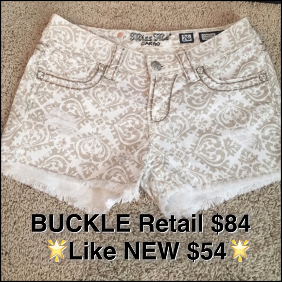 Miss Me 26 Shorts 🎉BUCKLE Exclusive🎉like NEW!! - Picture 4 of 4