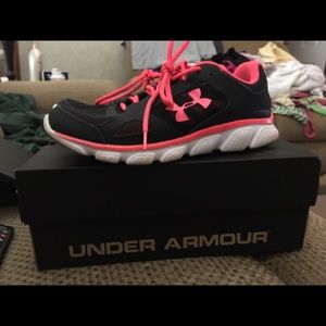 Under Armor Tennis Shoes