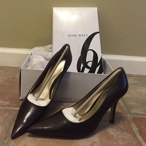 Brand new Nine West brown heels size 6.5