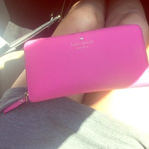 Pink Kate Spade Wallet 💕💕