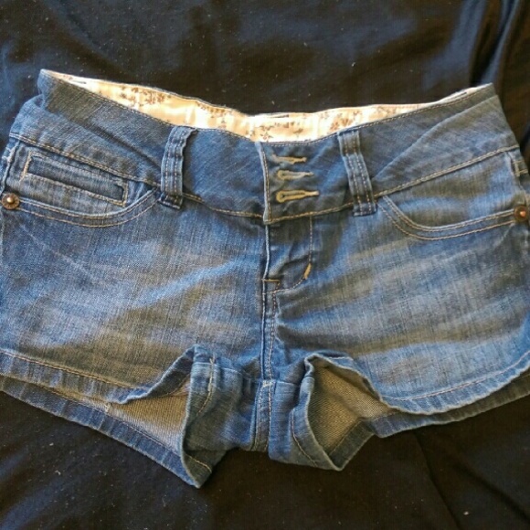 Sold - Picture 1 of 4