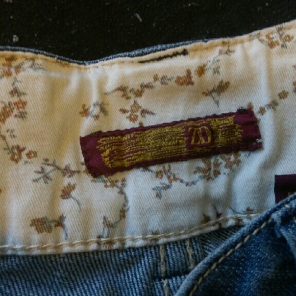 Sold - Picture 2 of 4