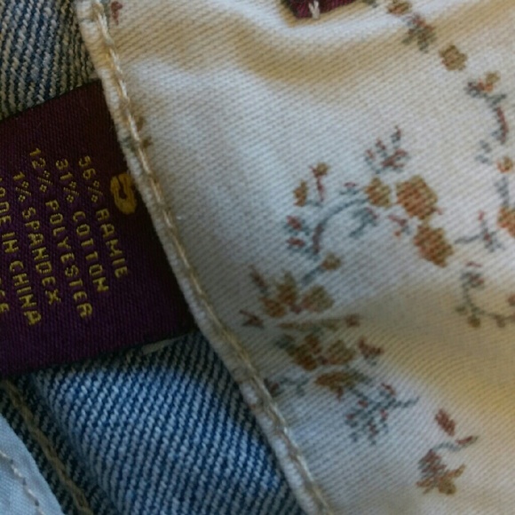 Sold - Picture 3 of 4