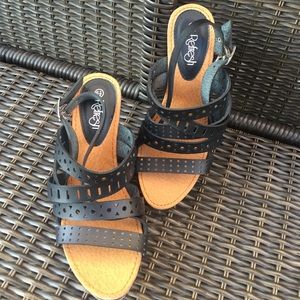 Refresh Brand Strap Shoes ✂️firm