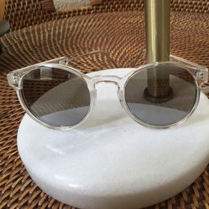 Ladies clear frame sunglasses.