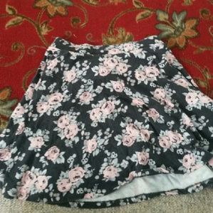 Great quality Skirt with rose pattern