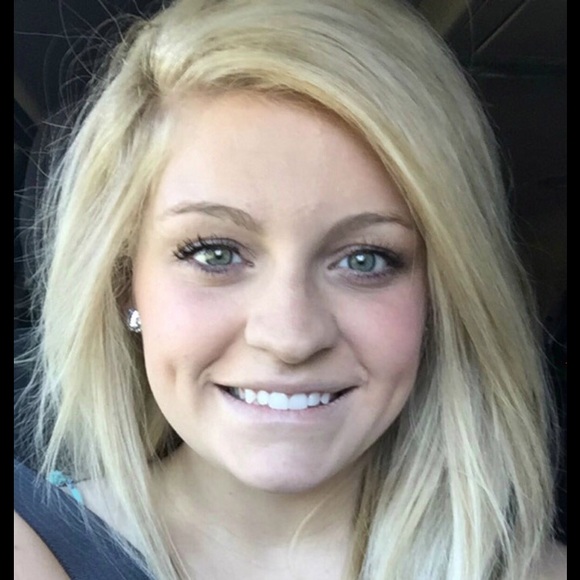 Meet your Posher, Kayla - Picture 1 of 1
