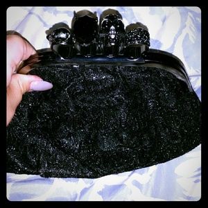 Brass knuckle clutch