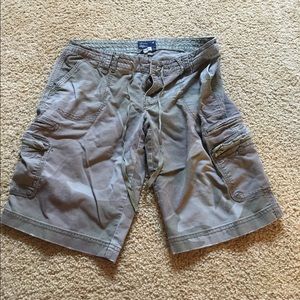 American Eagle size 8. Camo cargo shorts.