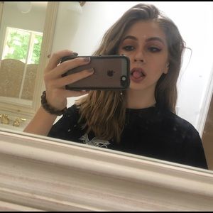 Meet your Posher, Olivia