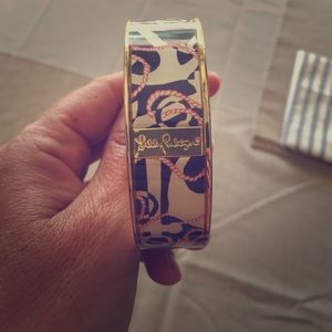 Lilly Pulitzer bangle in Booze Cruise print.