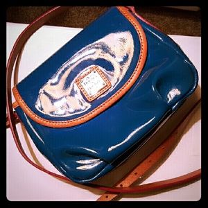 Dooney & Bourke vintage cross body bag 1975